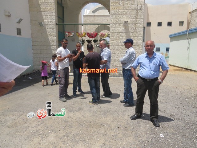  المال العام في كفرقاسم يفتقد للرقابة ... مئات الاف الشواقل اهدرت دون سائل !!! موظفين في المكيفات وامام الشاشات  